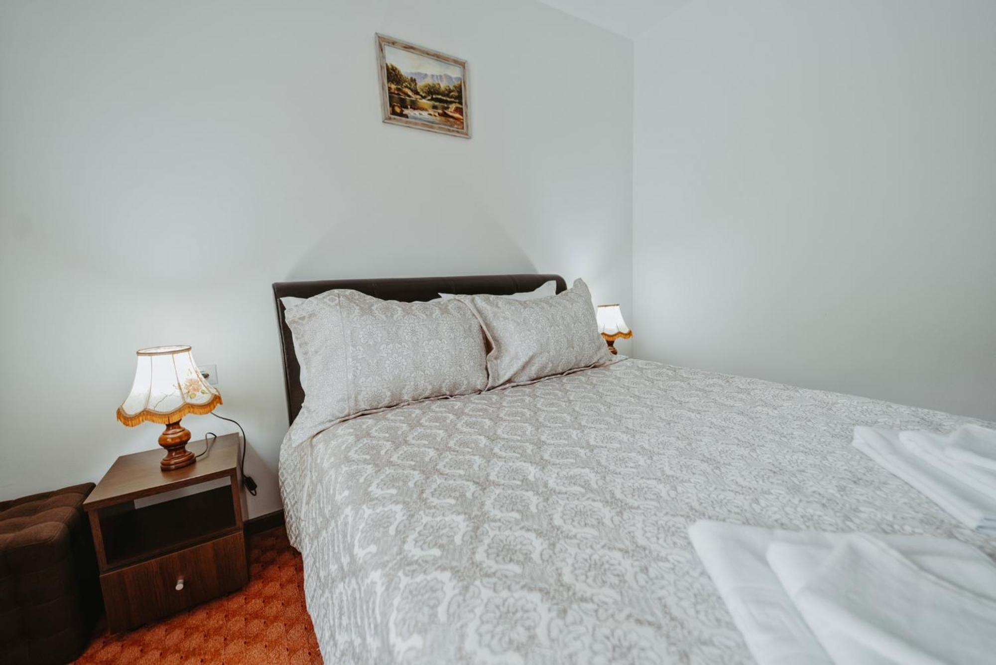 Complex Turistic Constantin Bucovina Hotell Câmpulung Moldovenesc Exteriör bild