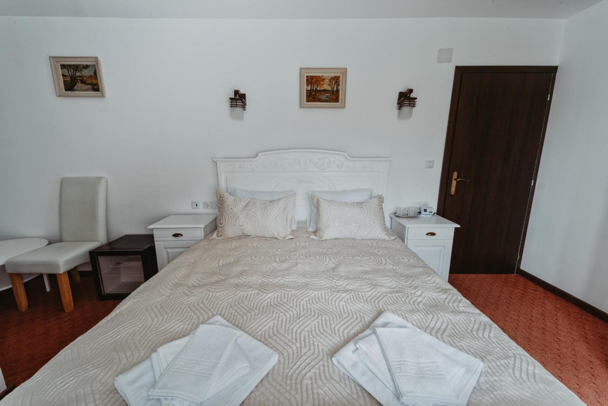 Complex Turistic Constantin Bucovina Hotell Câmpulung Moldovenesc Exteriör bild