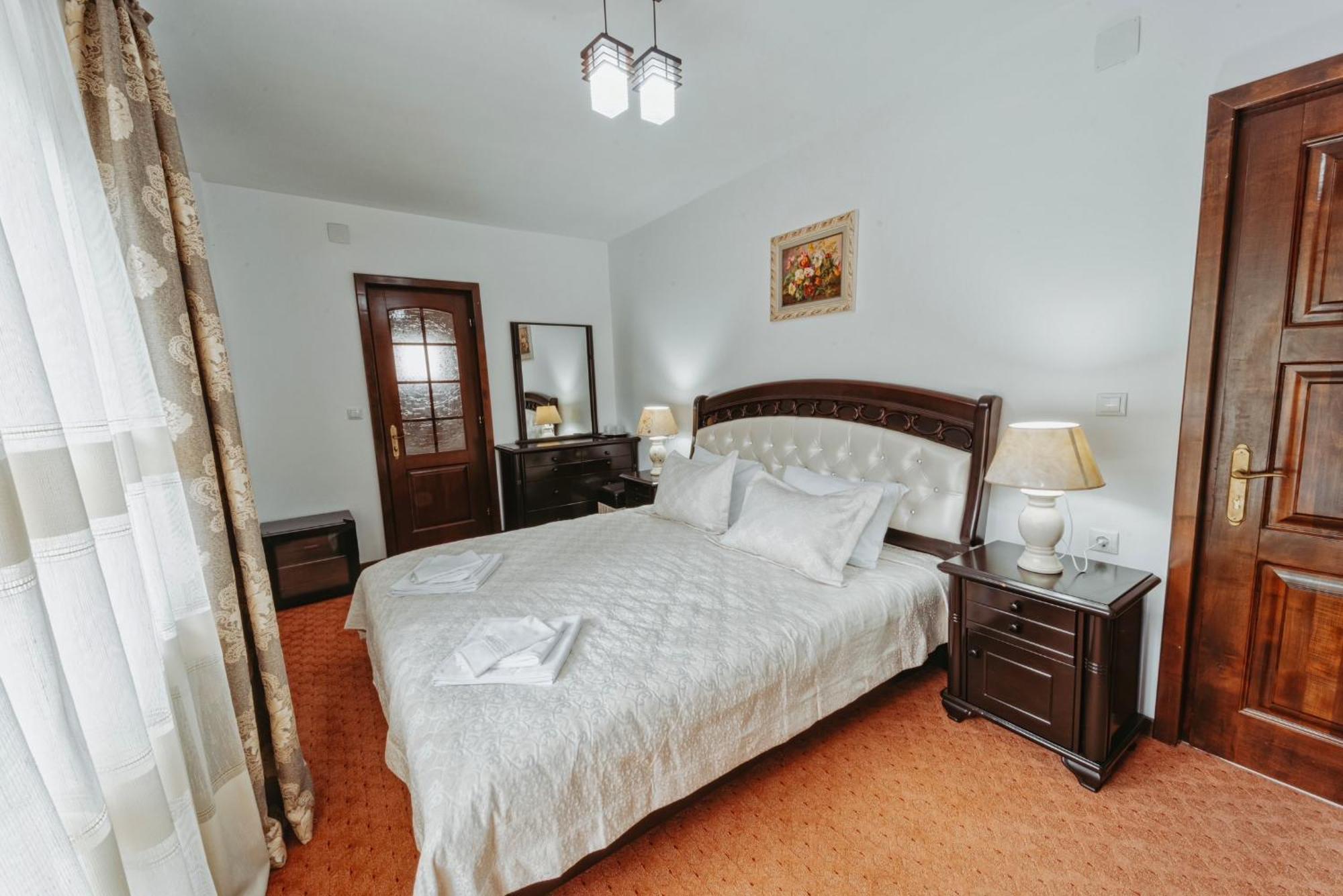 Complex Turistic Constantin Bucovina Hotell Câmpulung Moldovenesc Exteriör bild