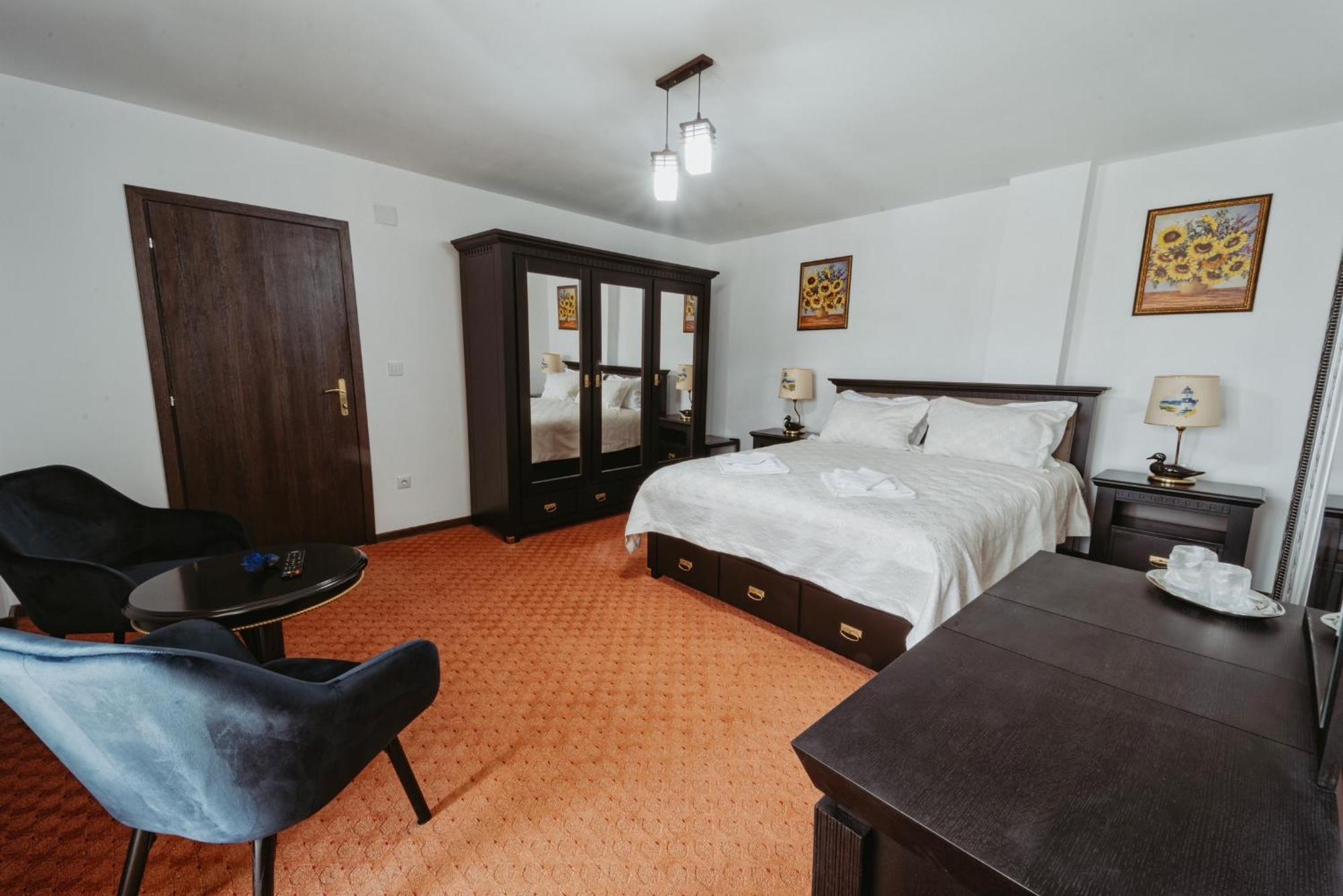 Complex Turistic Constantin Bucovina Hotell Câmpulung Moldovenesc Exteriör bild